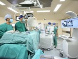 手术机器人辅助完成骨科手术